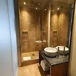 Ada 4*
