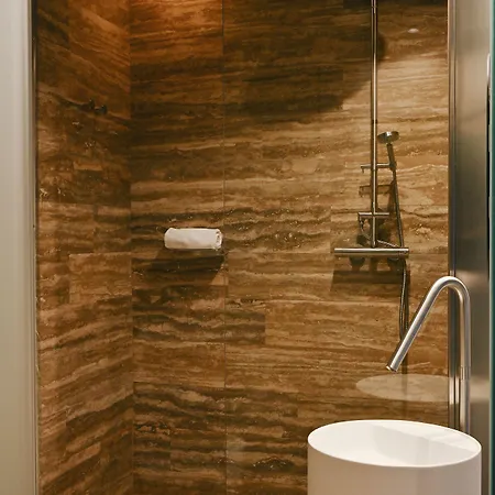 Ada 4*
