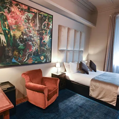 Ada Rom